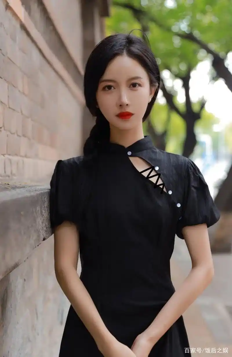 潘时七:端庄秀丽,温婉动人