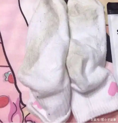 为什么女生的袜子总是那么白?你的呢!