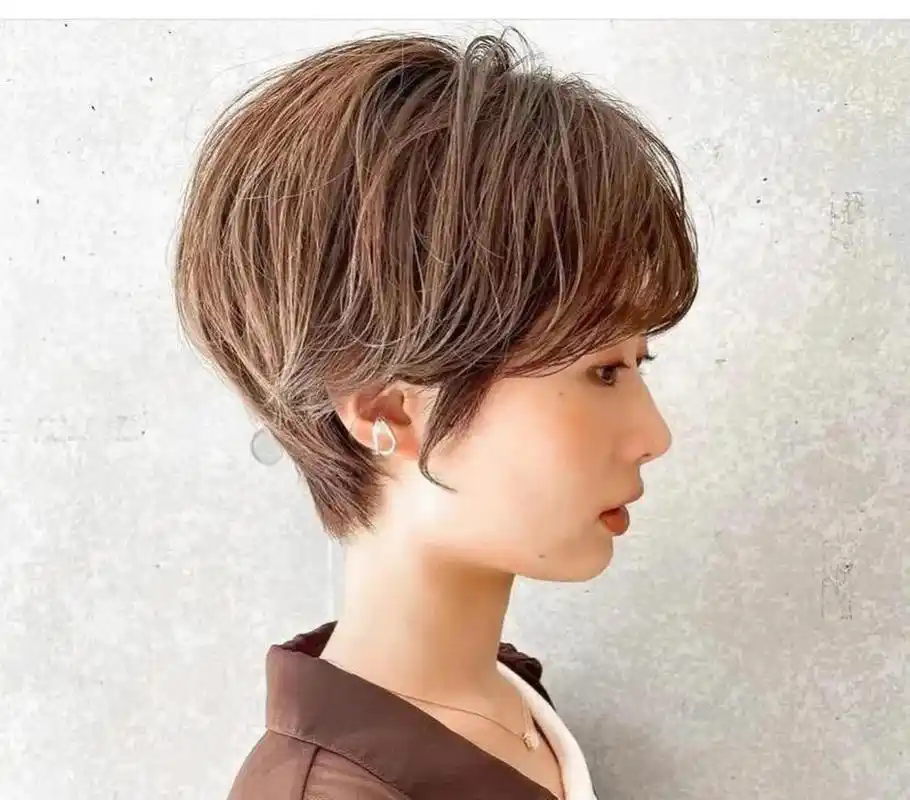 气质都是不一样的,而且也可以选择烫纹理,是短发造型中的首选,热度极