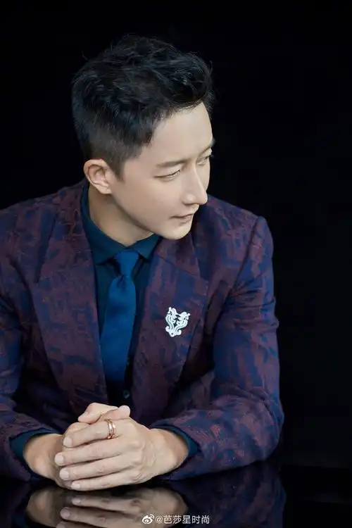 韩庚成熟儒雅帅气活动照图片111