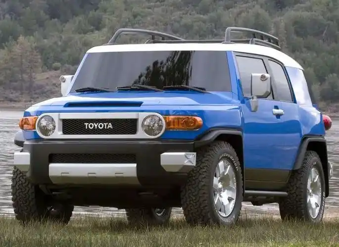 停车房比普拉多还保值的丰田越野车要不要搞一台等赚钱