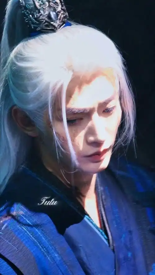 男演员白发造型