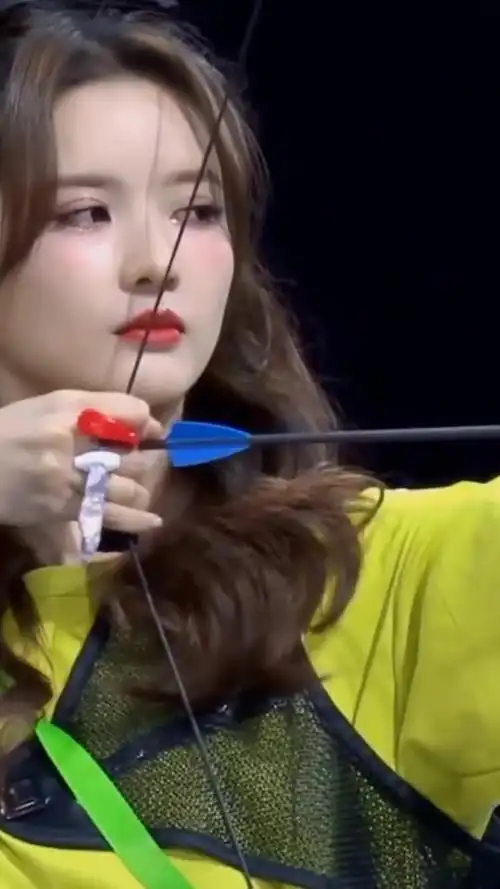 【超新星运动会】刘些宁 宝贝的超新星射箭cut 真的一箭射中我