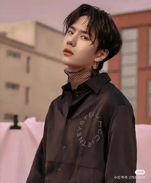 超喜欢的王一博照片!这感觉太仙了