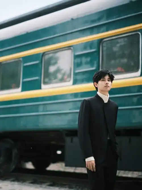 胡先煦穿过月亮的旅行##北京国际电影节##胡先煦鲜花