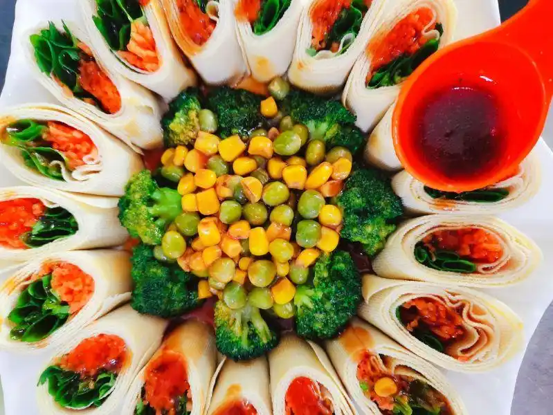 花开富贵五彩豆皮蔬菜卷(除夕宴客菜有颜有料)