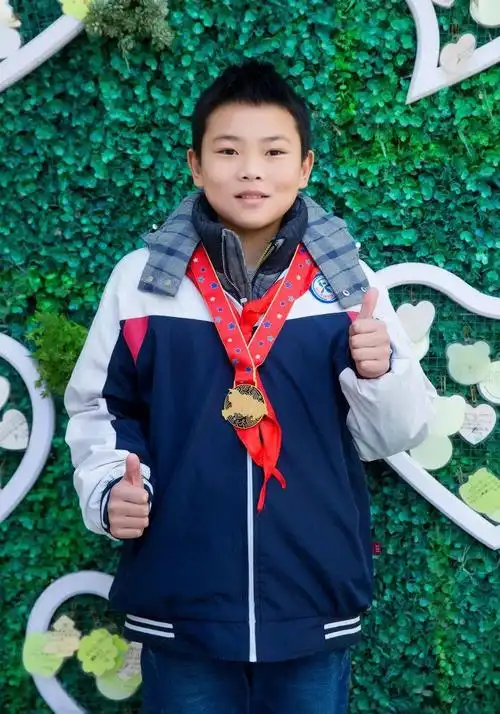 看看有谁六年级体育小明星火热登场