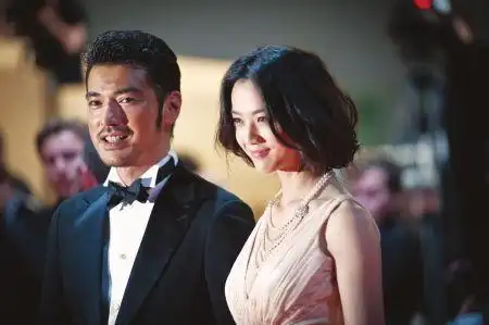 《武侠》戛纳首映 金城武说四川话汤唯俏皮