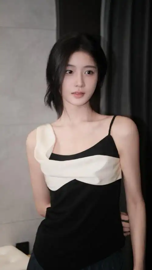 邮件##陈意涵estelle#day2 最喜欢哪张照片目前能想到的是昨天gzs发的