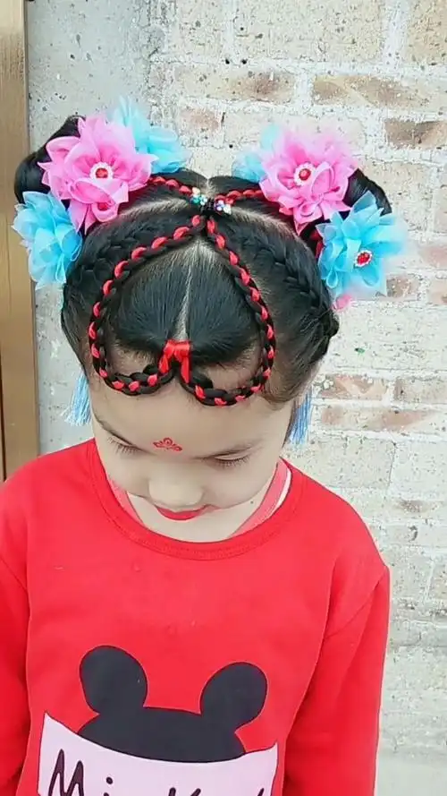 编一个爱心形状的发型,配上哪吒头太好看了