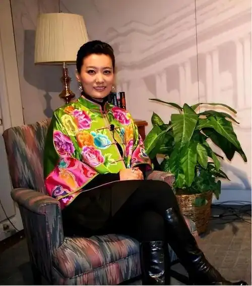 谭晶:我这辈子做最明智的抉择,就是为科学家丈夫生一对双胞胎