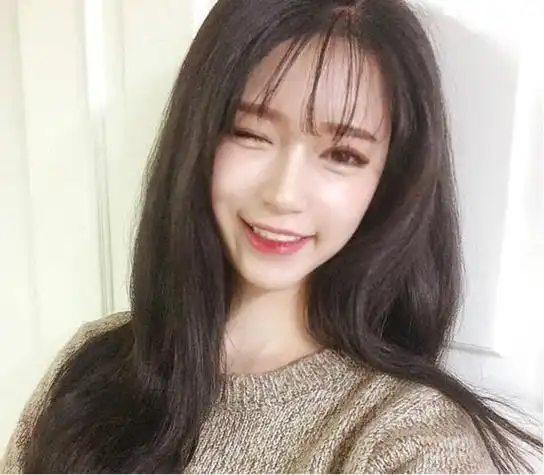 空气刘海长发女生头像