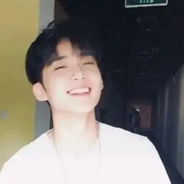 高清成熟的男生真人头像治愈系图片