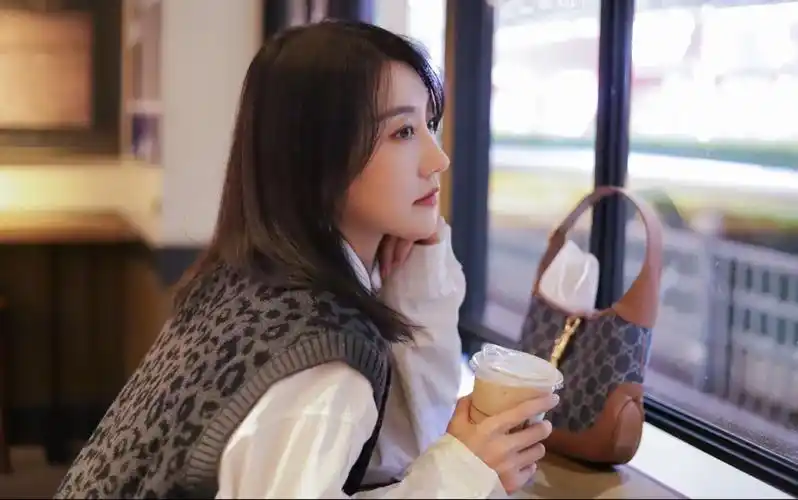 【秦瑜】9.18dy直播录屏 聊新话剧 皮蛋们如何看吻戏?