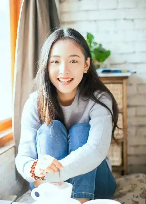 此前胡冰卿与杨洋主演的《旋风少女》以及鞠婧祎主演的《游泳先生》等