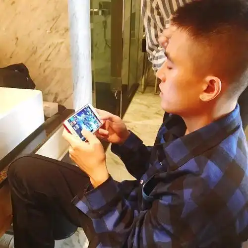 从《中国机长》到《八佰》,欧豪的表演给我们留下了深刻的印象.