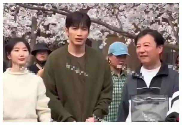 模样_路人们_张彬彬