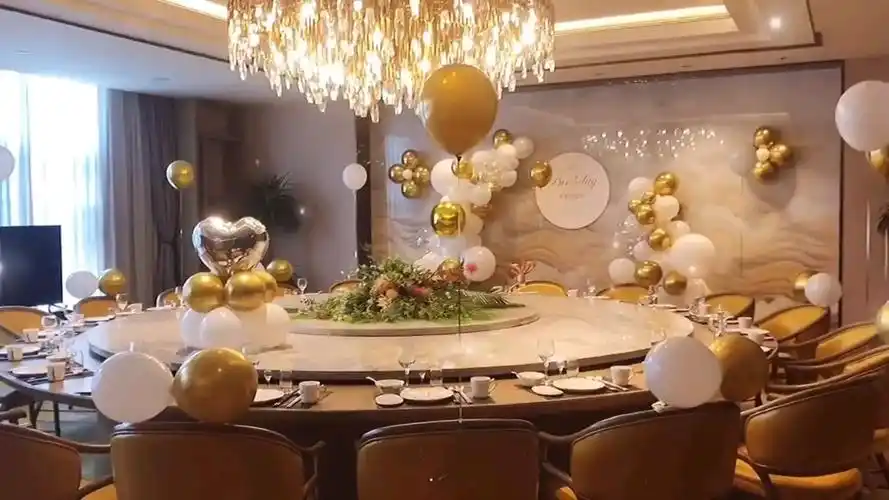 生日包厢布置 气球布置