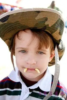 儿童虎牙要如何矫正