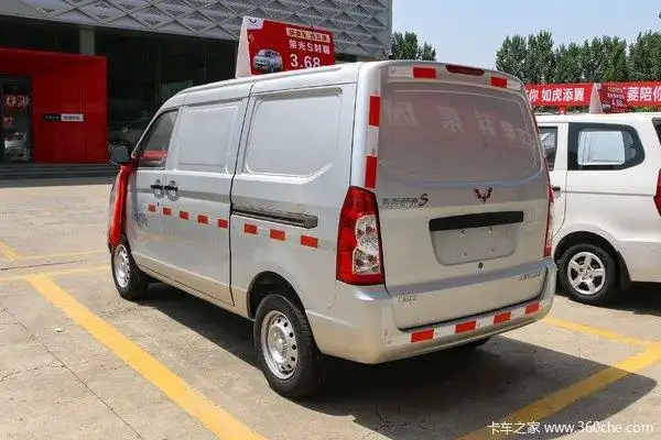 五菱荣光s封窗车4.26万起,微卡货柜太榆路佳信热销中