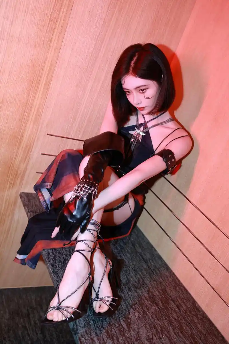 许佳琪美腿美足