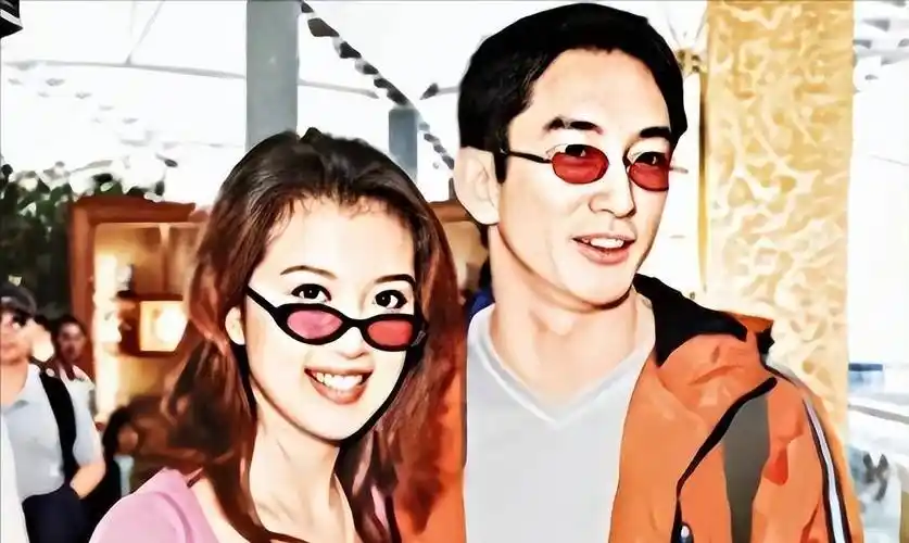 石洋子22岁时,与大21岁吴启华结婚,离婚后仍被他当"女儿"宠着_前妻