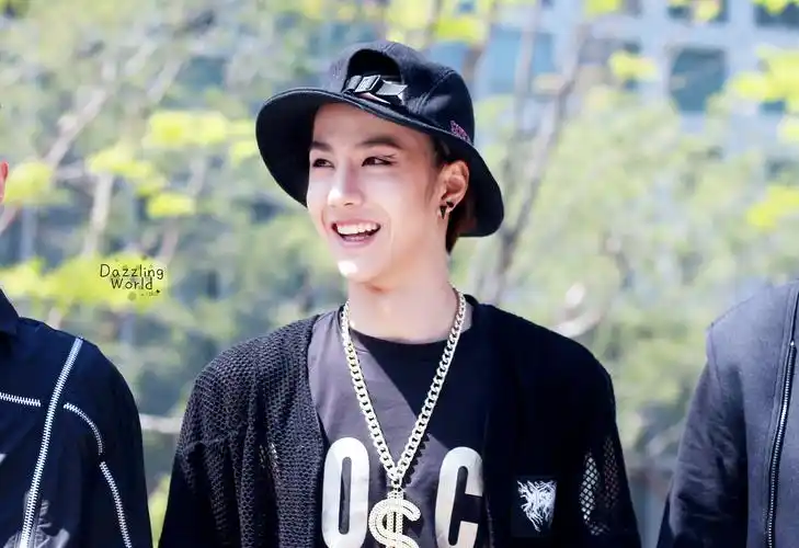 uniq王一博 笑得真可爱嘤嘤嘤嘤嘤