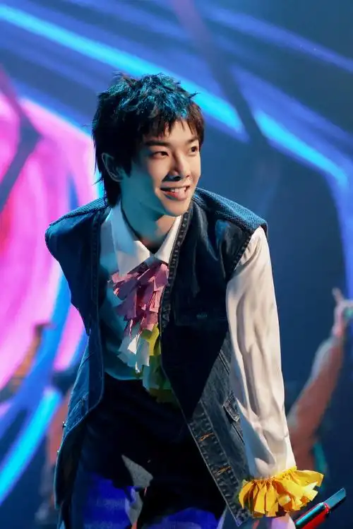 华晨宇你好星期六新歌舞台太燃了