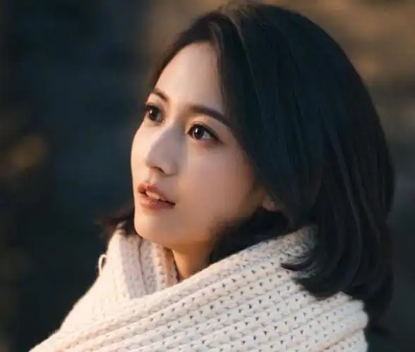 《薄冰》之后,陈钰琪又一部新剧来袭,男主很低调但也很优秀