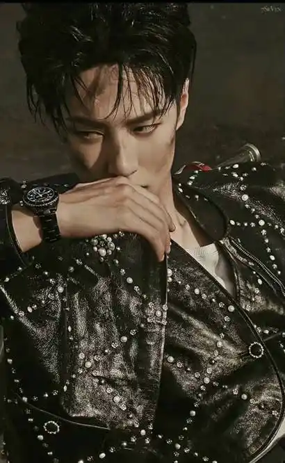 原创王一博被造谣与香奈儿解约粉丝霸气晒单撑腰网友都是富婆