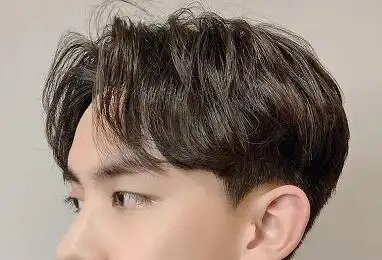 2022最新男生刘海发型让你瞬间帅翻天