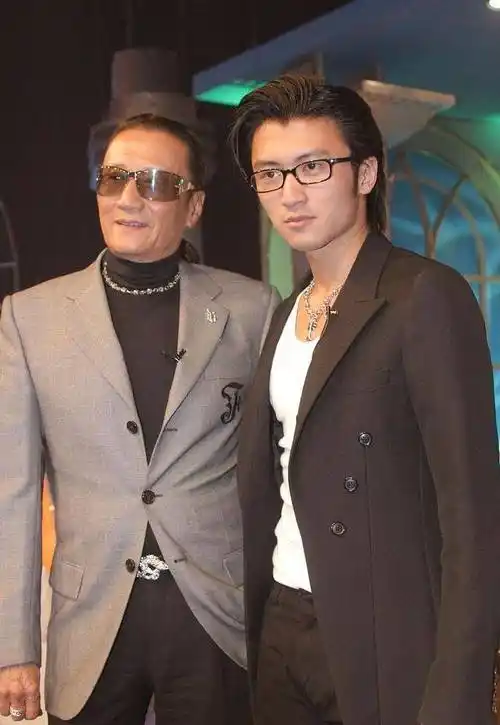 有过五个女人,年龄差最大达49岁,唯一愧对的是她_感情_谢霆锋_婚姻