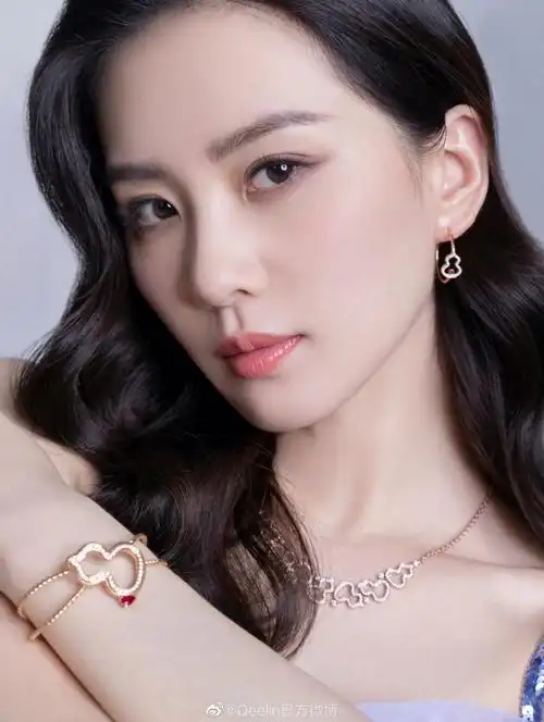 新出qeelin刘诗诗美照太有气质了