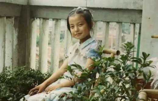 赵薇10年前拍的拉芳广告,有谁注意到女配?如今已经红得发紫