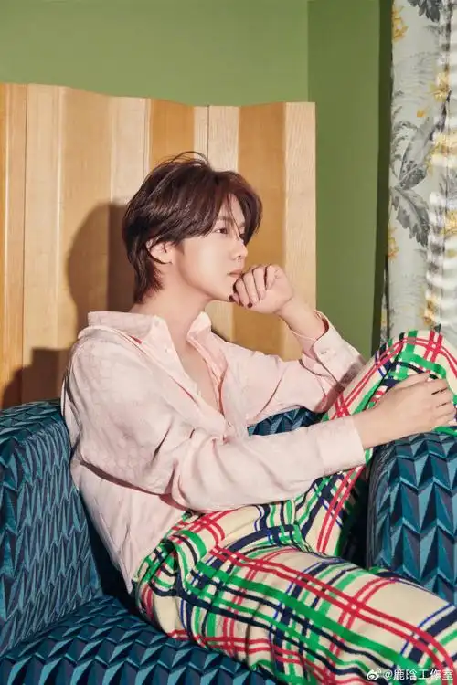 鹿晗实体专辑有小卡