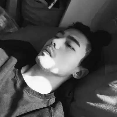 成熟男生头像图片真人