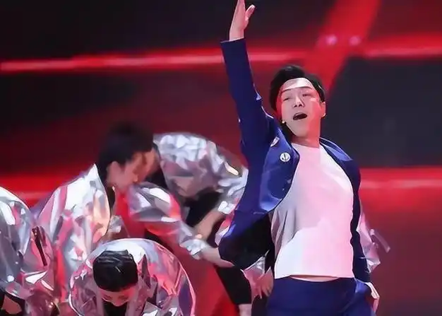 不要再替王一博感到遗憾了,事实上,他已走上男演员的另一条大道|肖战