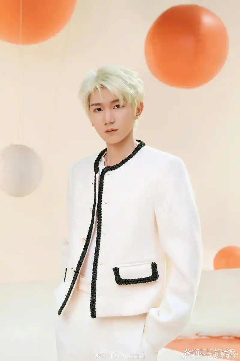 王俊凯王源易烊千玺今天又近了一步#   tfboys十周年最新写真96