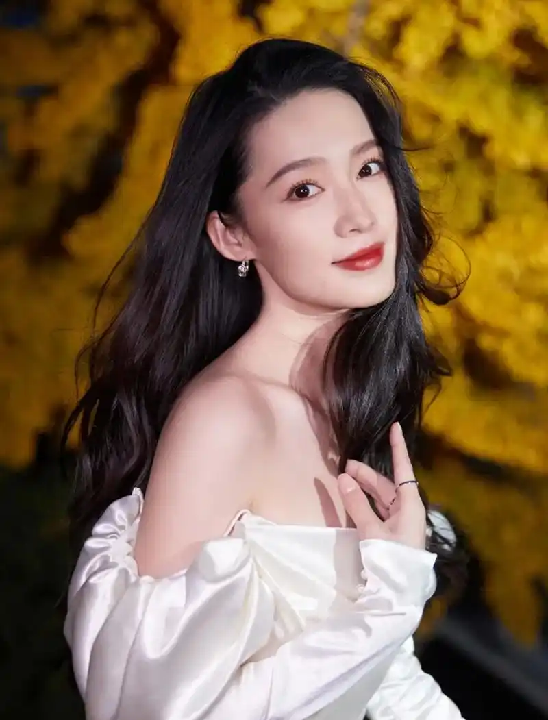 养眼美女#  还有#李沁# 治愈人的笑容