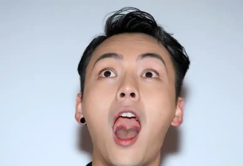 陈伟霆真的是来搞笑的,看看这些表情笑死人啊