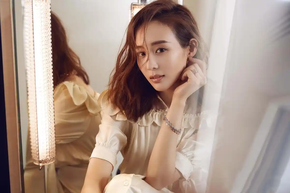 阿迪,耐克的代言人,台湾第一气质美女张钧甯