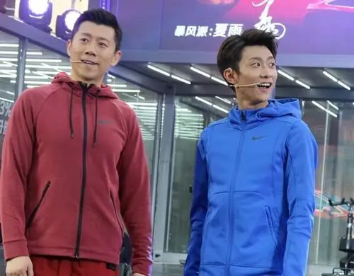 张一山和夏雨同框照撞脸二人终于同台网友调侃兄弟相认