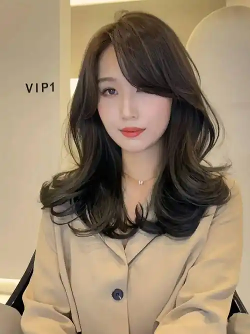 "乖乖女烫发",2024减龄首选!_发型_中国_形象