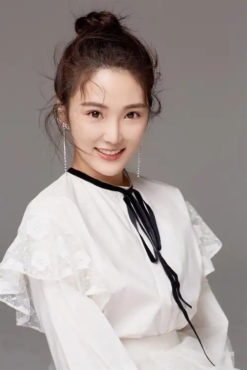 元宵特别节目青年演员张可盈用歌声驰援武汉