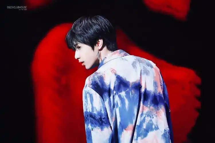 刘耀文(明星静态壁纸) - 静态壁纸下载 - 元气壁纸