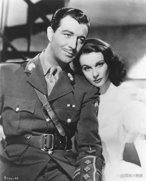 1940年,《魂断蓝桥》费雯丽与罗伯特泰勒的剧照