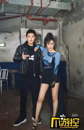 潘玮柏moonlight完整歌词_moonlight潘玮柏中文版哪里可以听