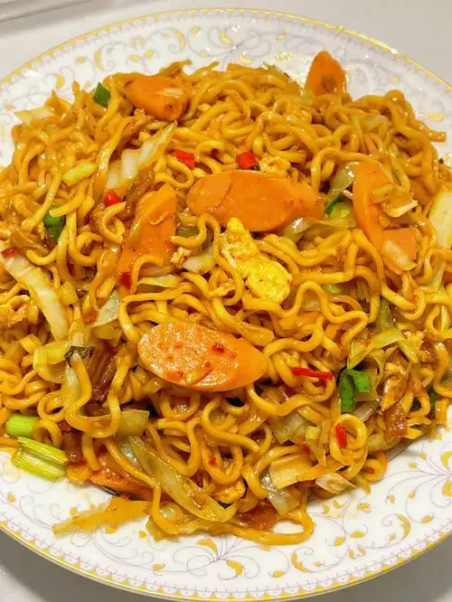 92超简单的火腿鸡蛋炒面75比外卖好吃百倍