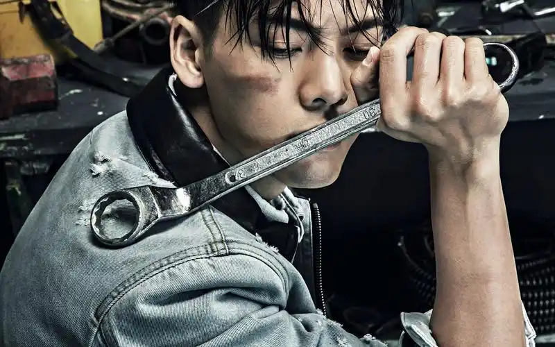 陈伟霆男人味宽屏壁纸壁纸图片