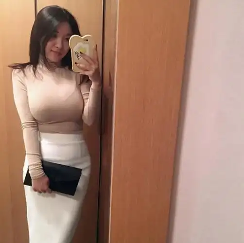 瑜伽美女自拍走红